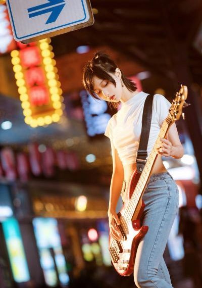 国产偷自拍视频-双语中字成人直接看