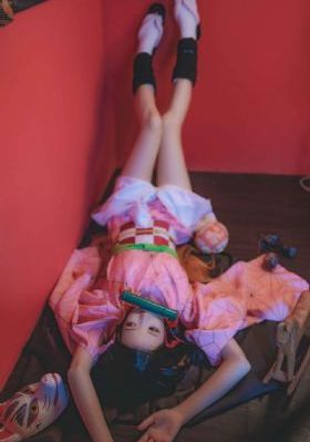 亚洲AV伊人久久网超碰-云播放粤语午夜激情