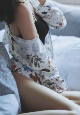 年轻漂亮的岳每4乱理-国语中字高清完整视频